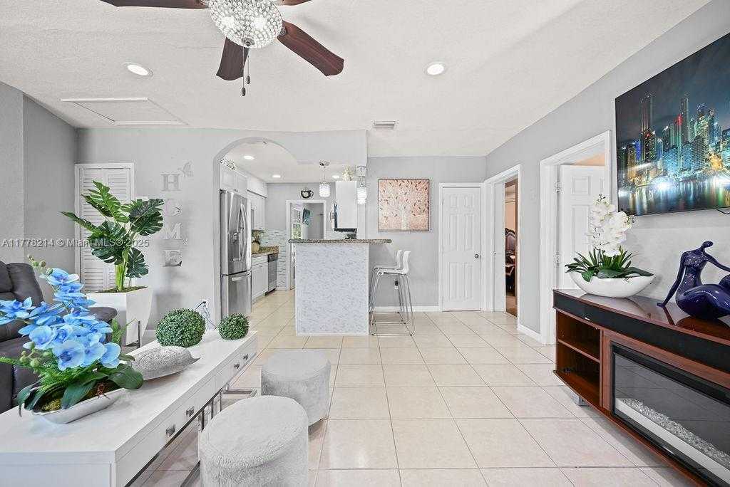 Small Image of 1500 NORTH EAST 141ST ST, North Miami Number 14