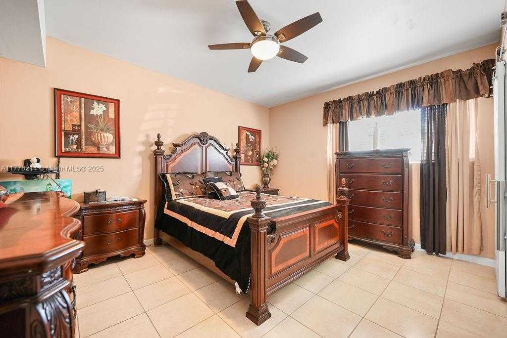 Small Image of 1500 NORTH EAST 141ST ST, North Miami Number 20