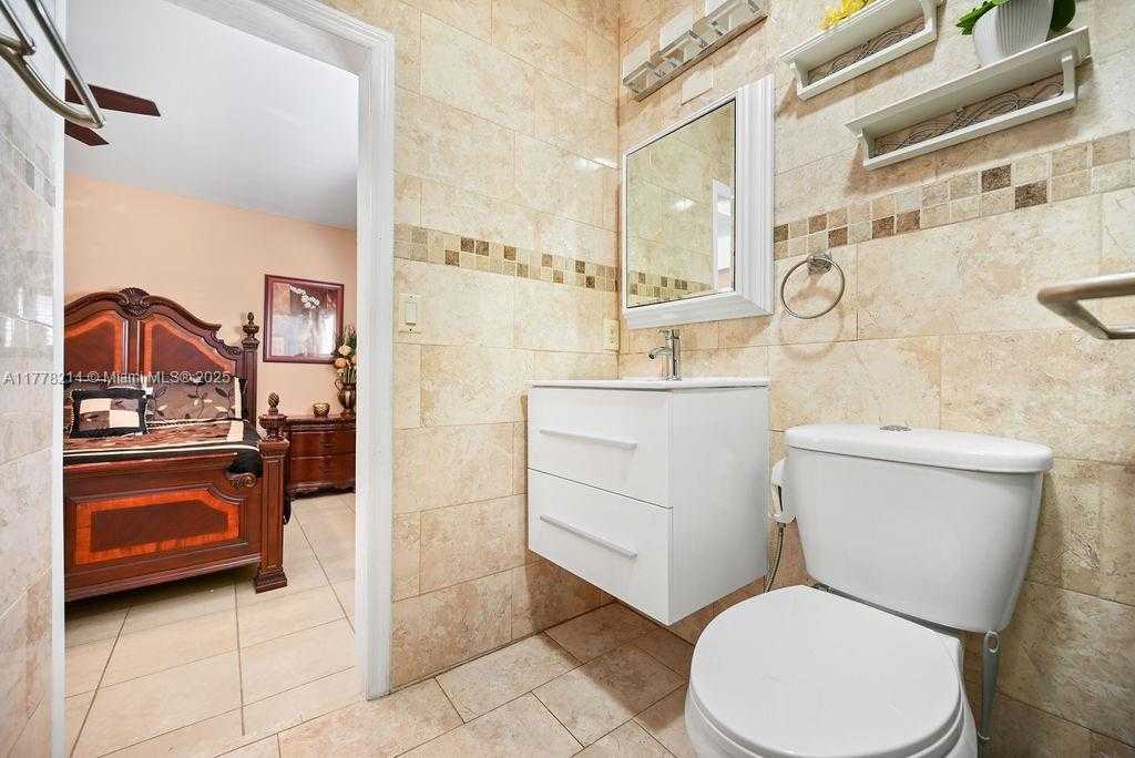 Small Image of 1500 NORTH EAST 141ST ST, North Miami Number 24