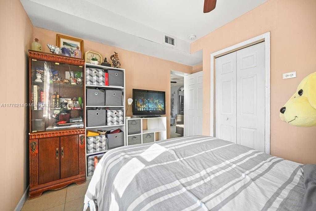 Small Image of 1500 NORTH EAST 141ST ST, North Miami Number 30