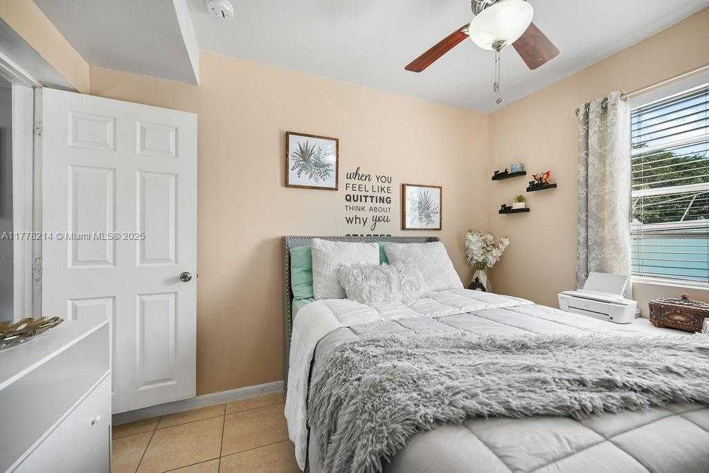 Small Image of 1500 NORTH EAST 141ST ST, North Miami Number 31