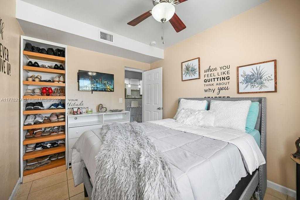 Small Image of 1500 NORTH EAST 141ST ST, North Miami Number 32