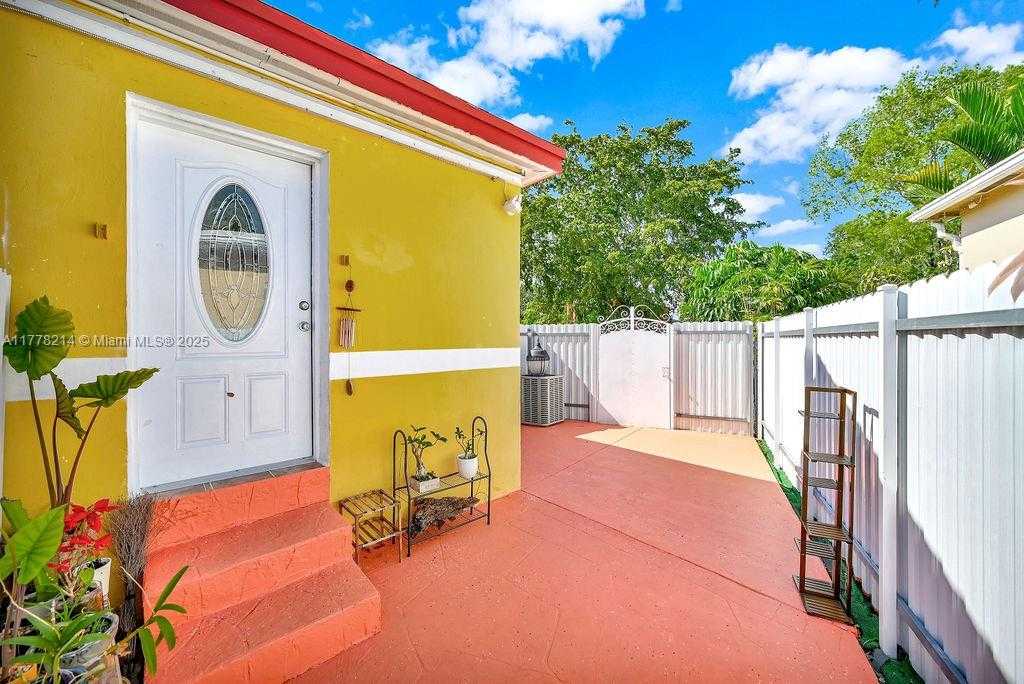 Small Image of 1500 NORTH EAST 141ST ST, North Miami Number 36