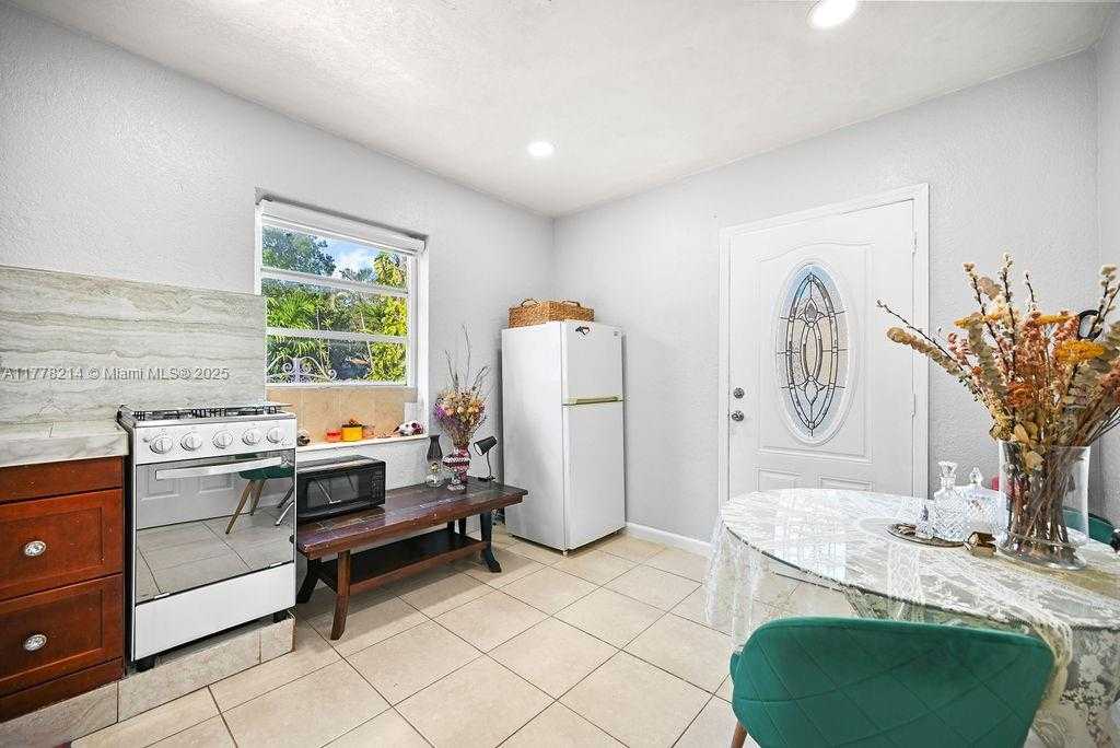 Small Image of 1500 NORTH EAST 141ST ST, North Miami Number 37