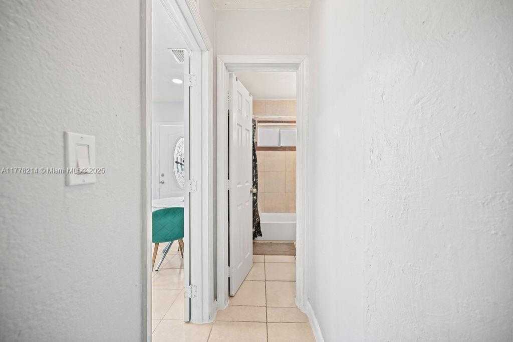 Small Image of 1500 NORTH EAST 141ST ST, North Miami Number 40
