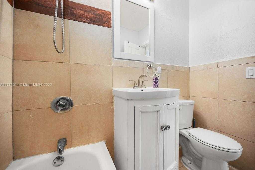 Small Image of 1500 NORTH EAST 141ST ST, North Miami Number 41