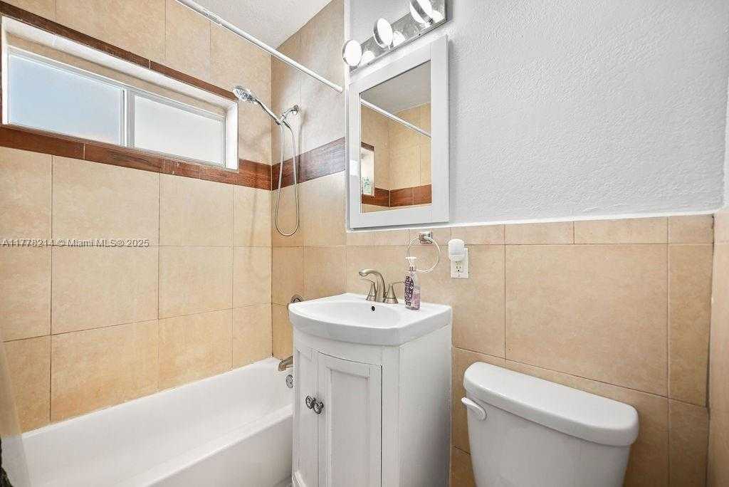 Small Image of 1500 NORTH EAST 141ST ST, North Miami Number 42