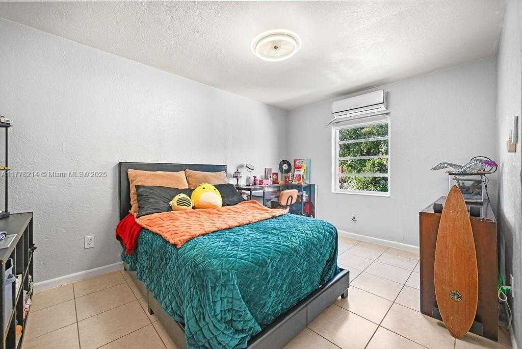 Small Image of 1500 NORTH EAST 141ST ST, North Miami Number 43
