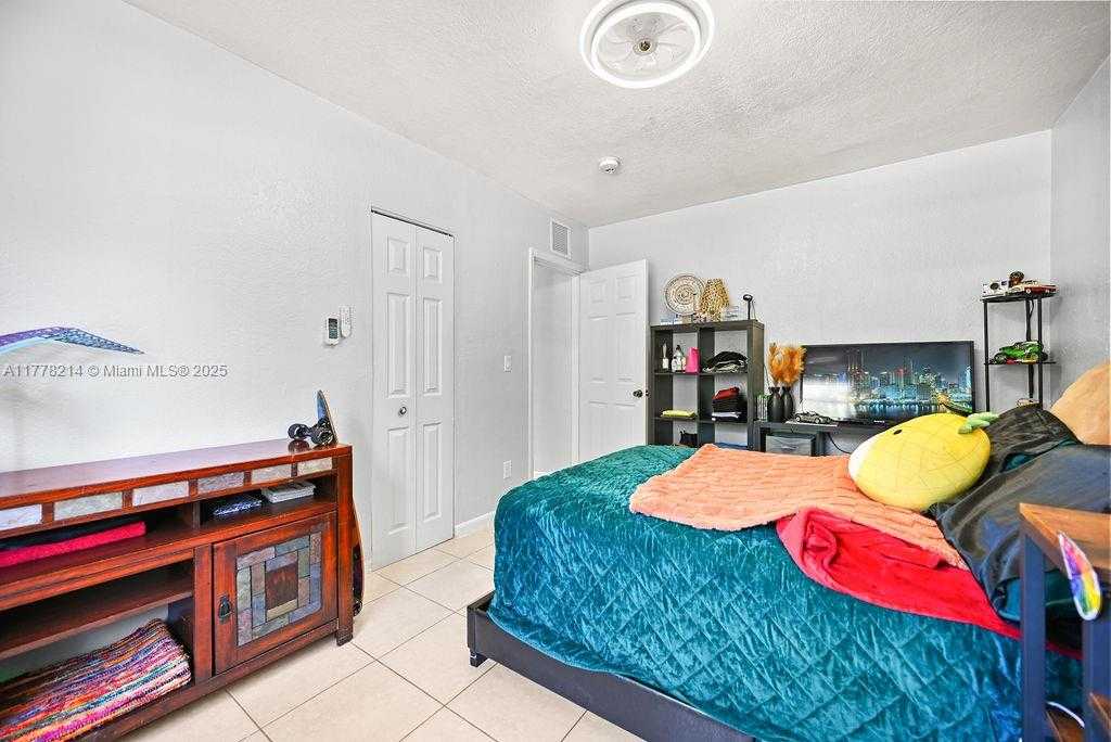 Small Image of 1500 NORTH EAST 141ST ST, North Miami Number 44