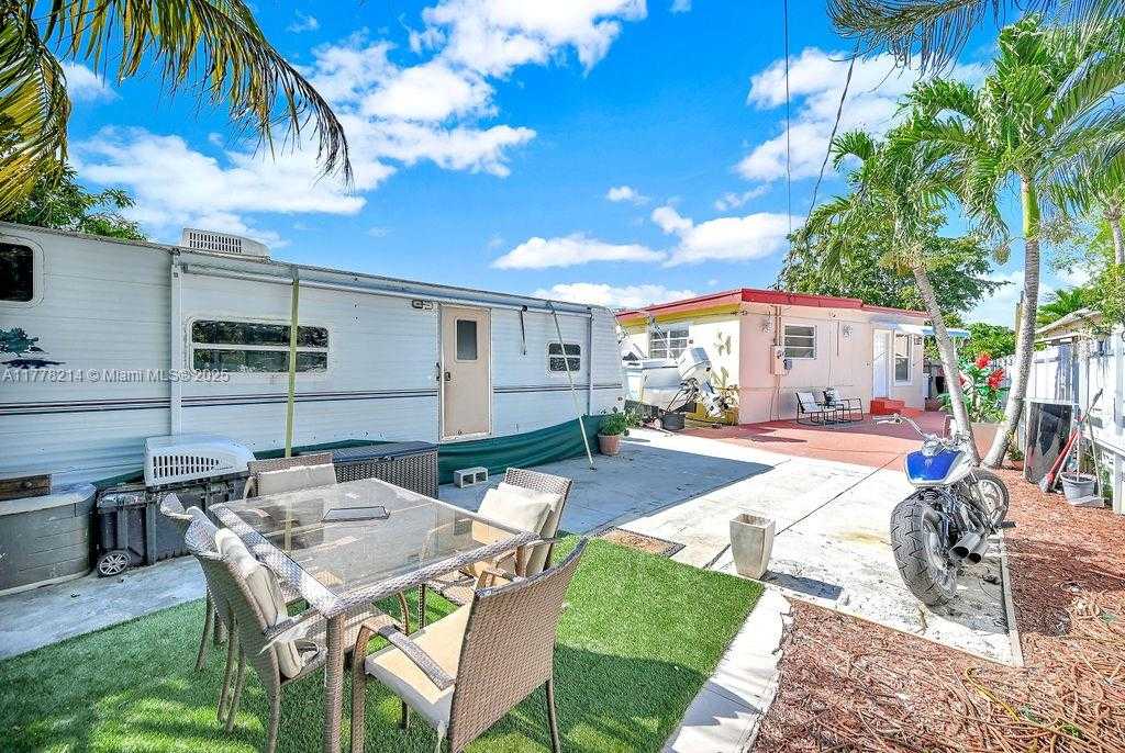 Small Image of 1500 NORTH EAST 141ST ST, North Miami Number 48