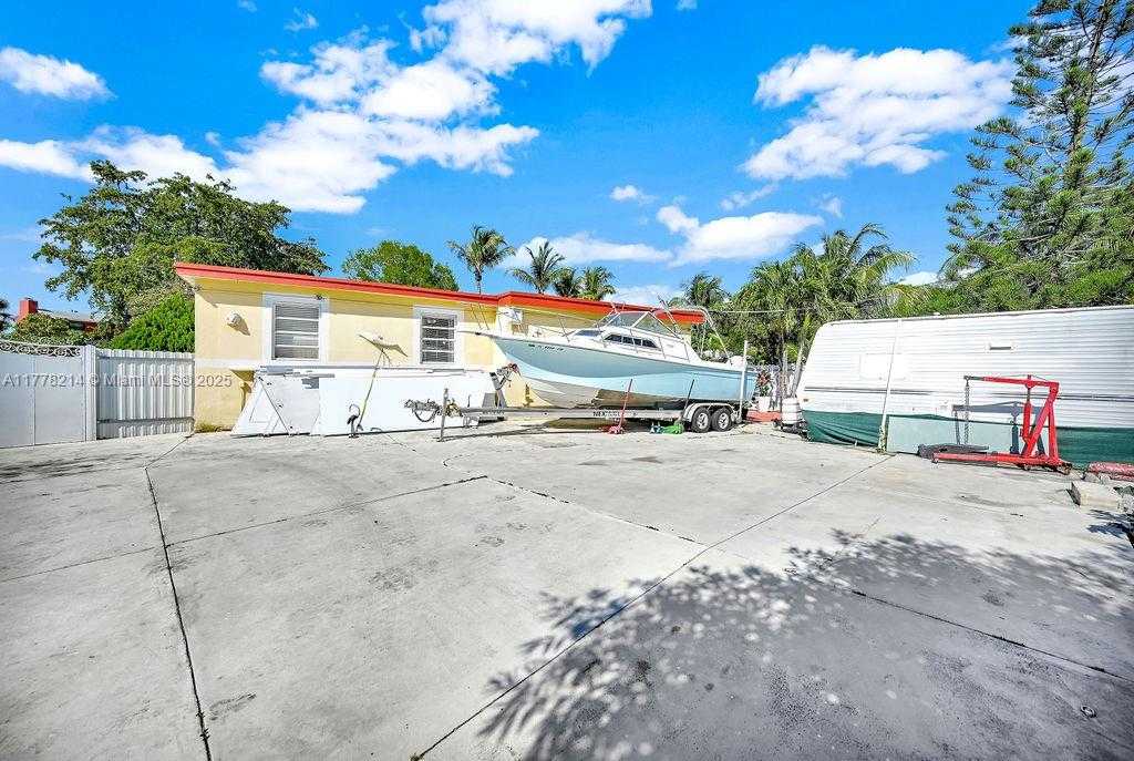 Small Image of 1500 NORTH EAST 141ST ST, North Miami Number 50