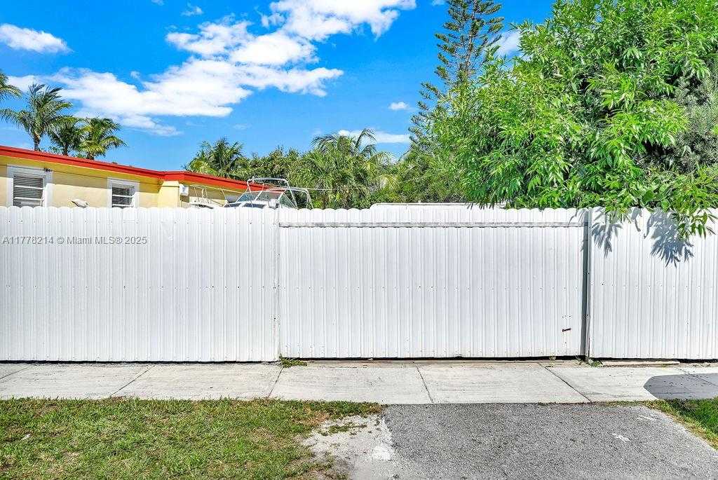 Small Image of 1500 NORTH EAST 141ST ST, North Miami Number 56