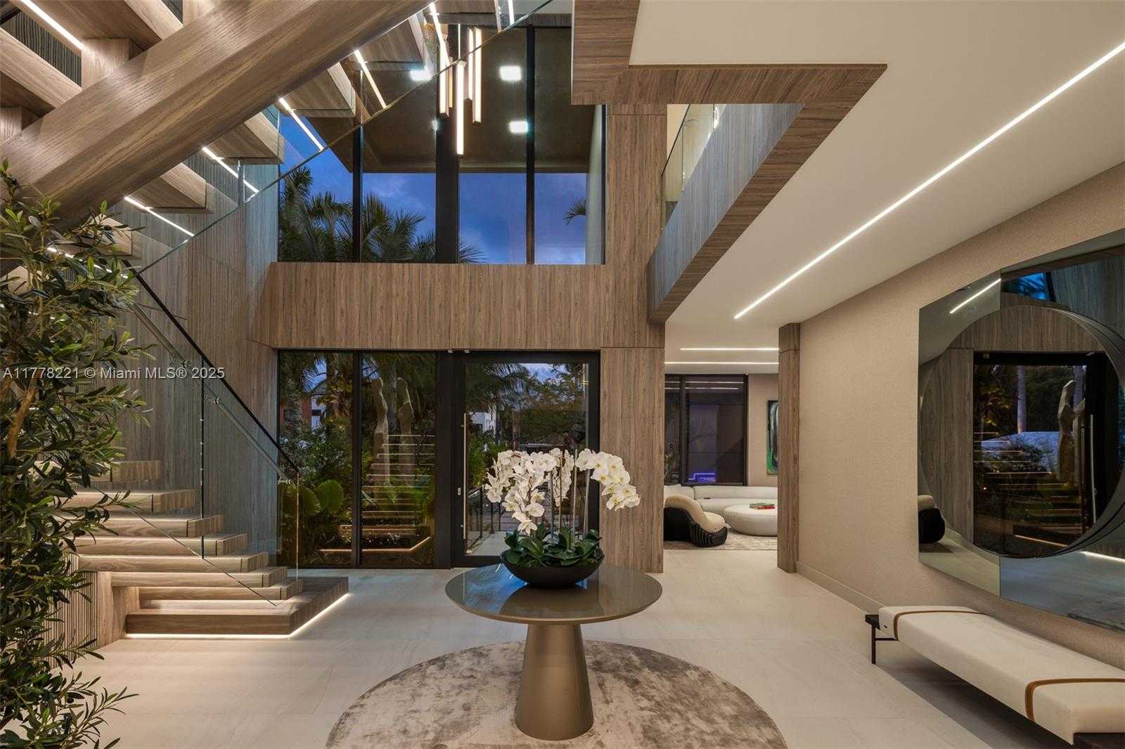 Small Image of 725 NORTH EAST 77TH STREET, Miami Number 19