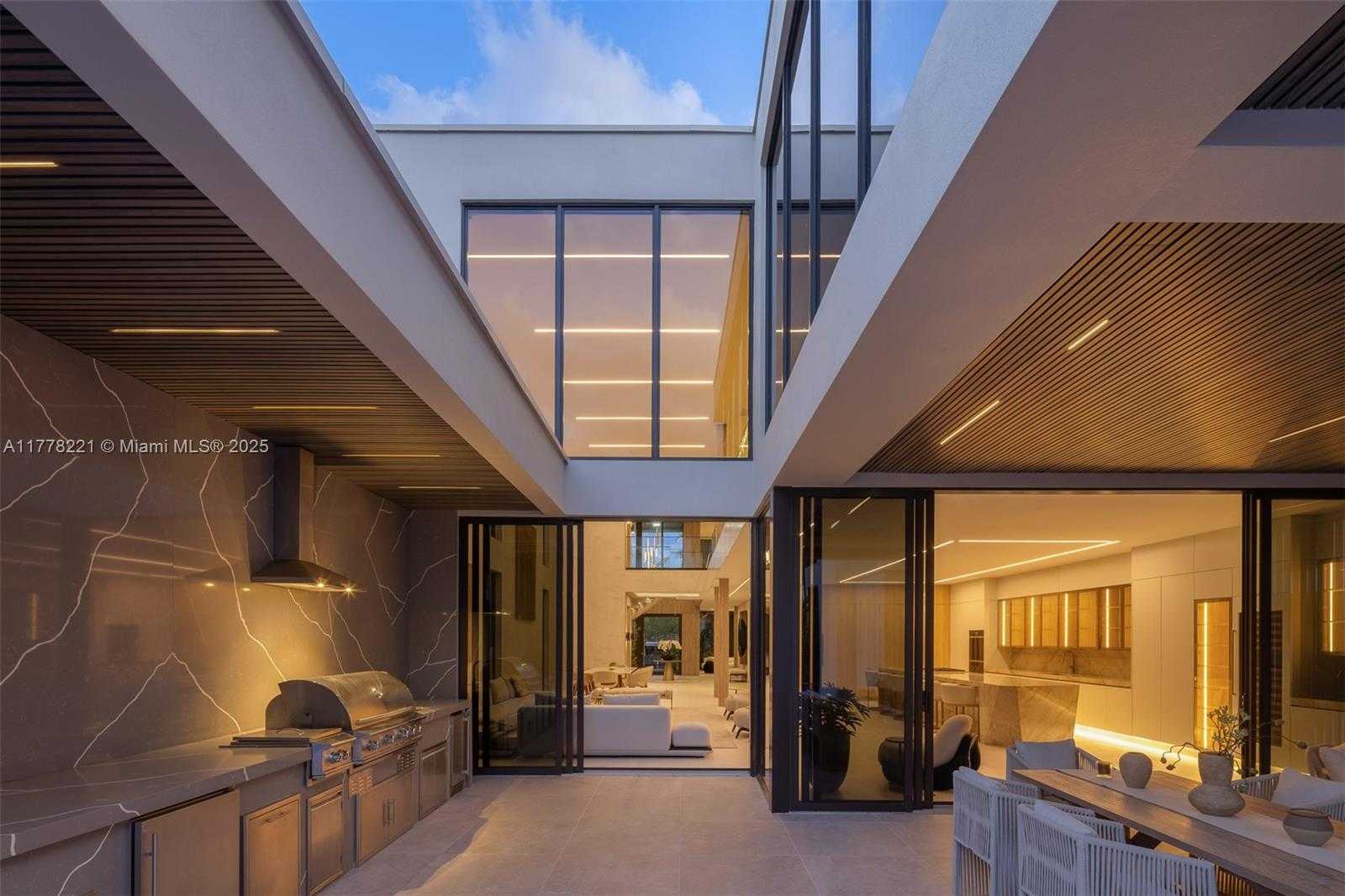 Small Image of 725 NORTH EAST 77TH STREET, Miami Number 21