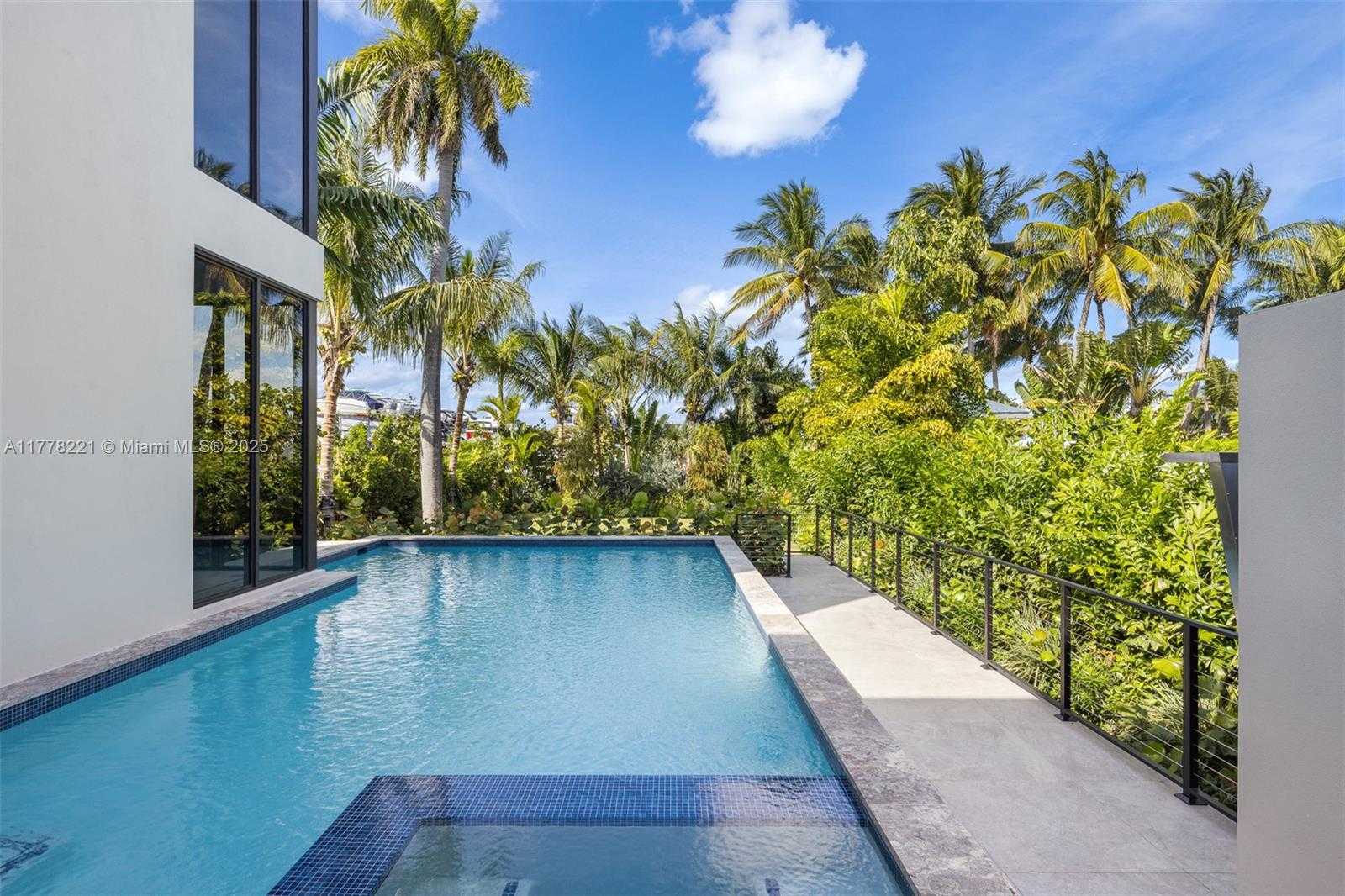 Small Image of 725 NORTH EAST 77TH STREET, Miami Number 24