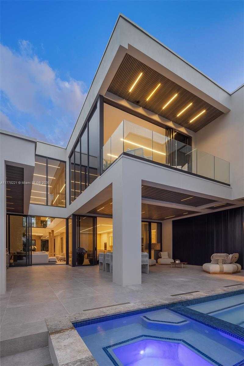 Small Image of 725 NORTH EAST 77TH STREET, Miami Number 27