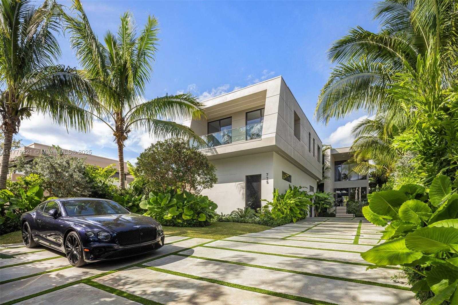 Small Image of 725 NORTH EAST 77TH STREET, Miami Number 31