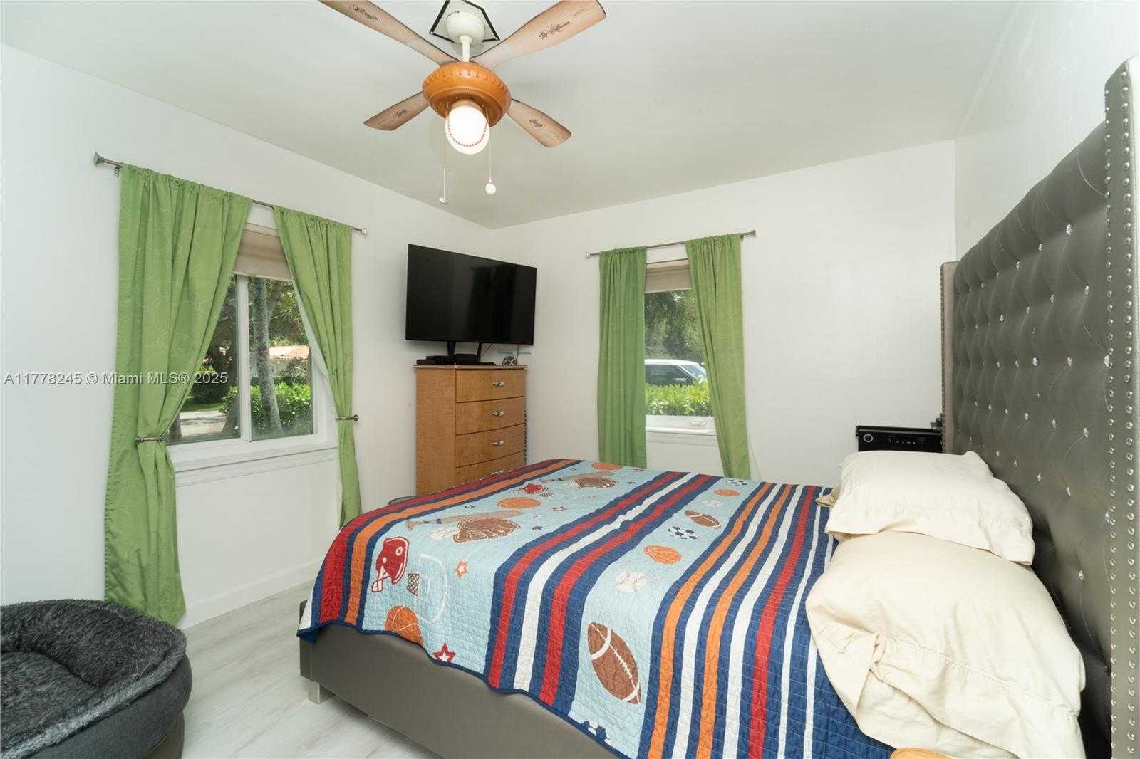 Small Image of 11028 NORTH WEST 2ND AVE, Miami Shores Number 13
