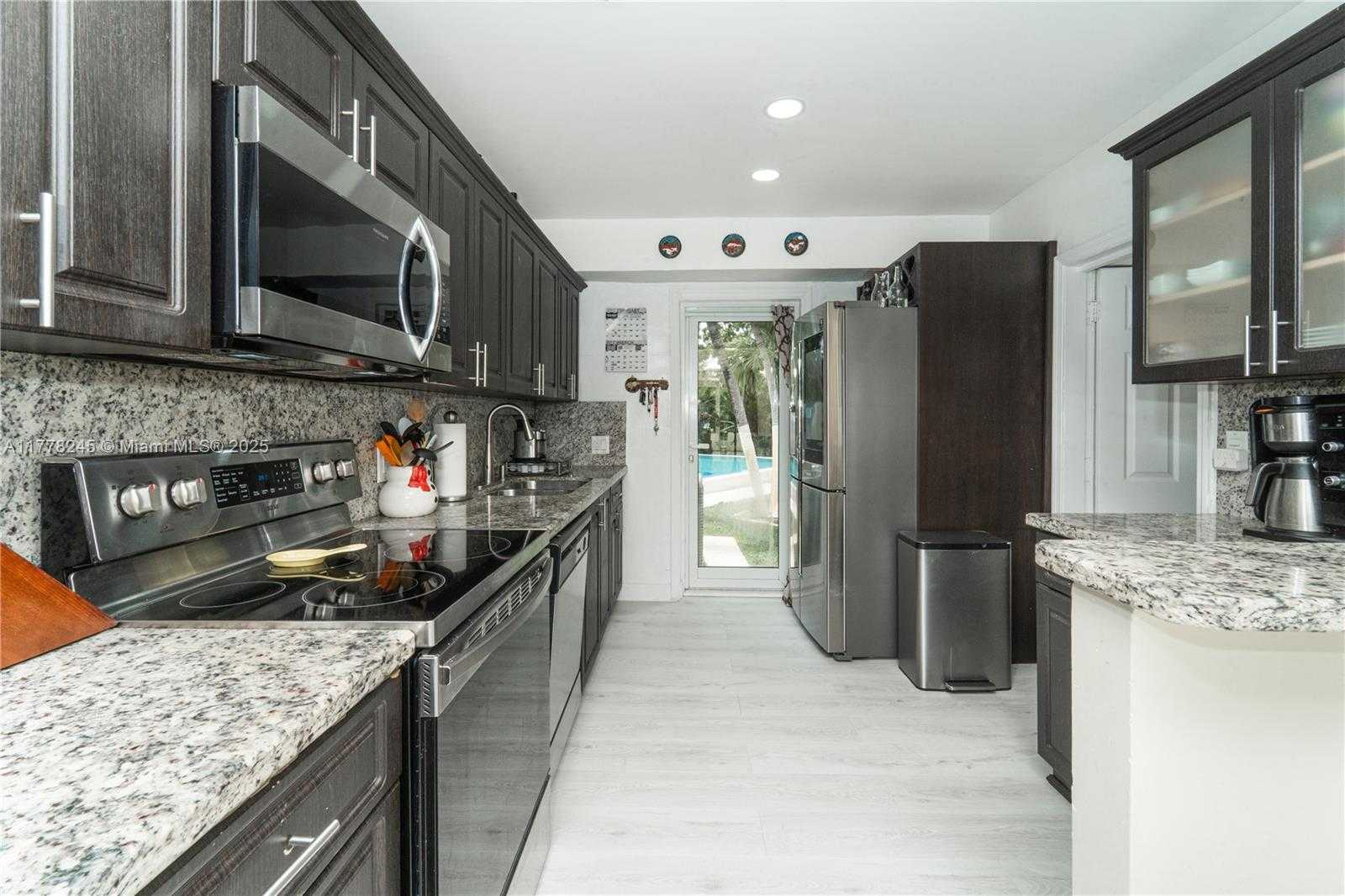 Small Image of 11028 NORTH WEST 2ND AVE, Miami Shores Number 19
