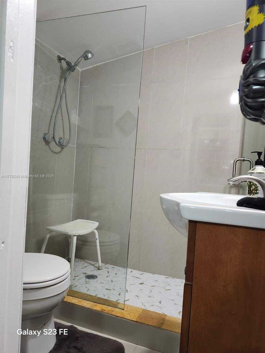Small Image of 11028 NORTH WEST 2ND AVE, Miami Shores Number 21