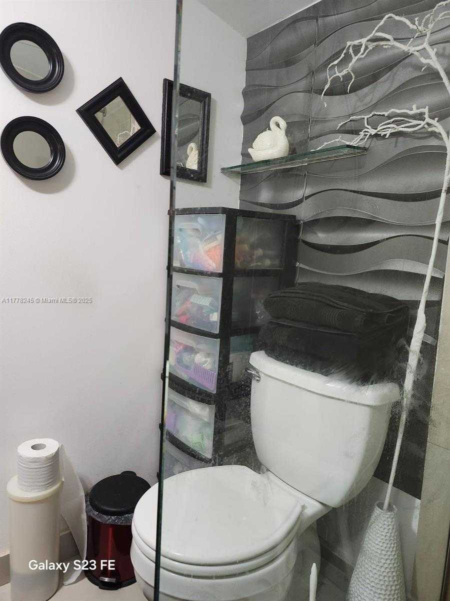 Small Image of 11028 NORTH WEST 2ND AVE, Miami Shores Number 22