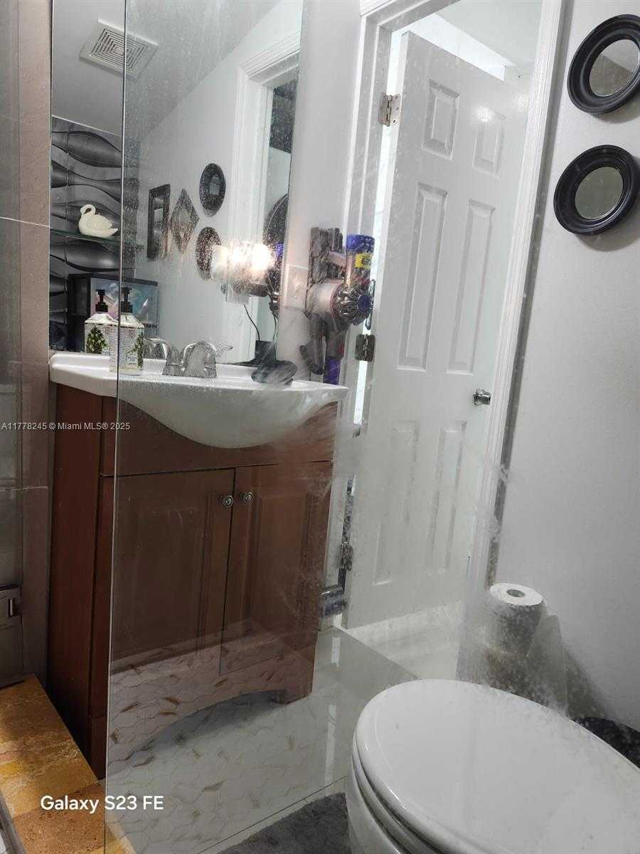 Small Image of 11028 NORTH WEST 2ND AVE, Miami Shores Number 23
