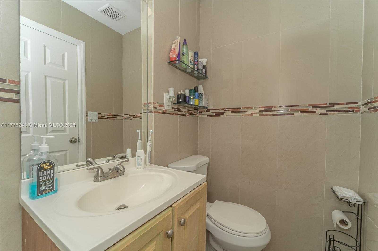 Small Image of 11028 NORTH WEST 2ND AVE, Miami Shores Number 7