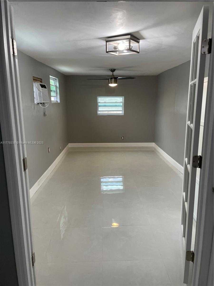 Small Image of 3031 NORTH EAST 12TH AVE, Pompano Beach Number 14