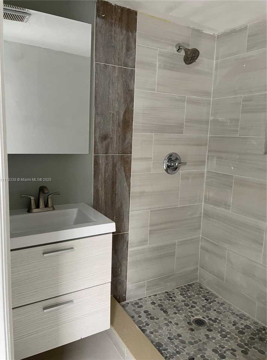 Small Image of 3031 NORTH EAST 12TH AVE, Pompano Beach Number 16