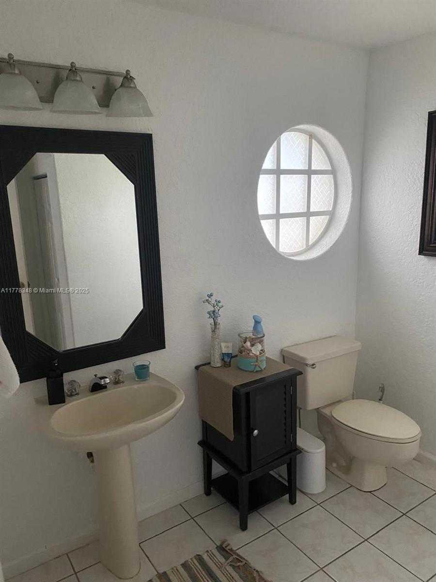 Small Image of 10377 LIMA ST, Cooper City Number 5