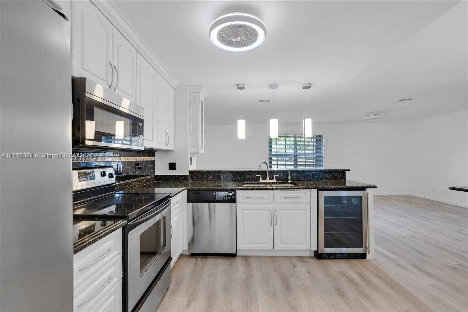 Small Image of 8031 NORTH WEST 47TH CT, Lauderhill Number 14