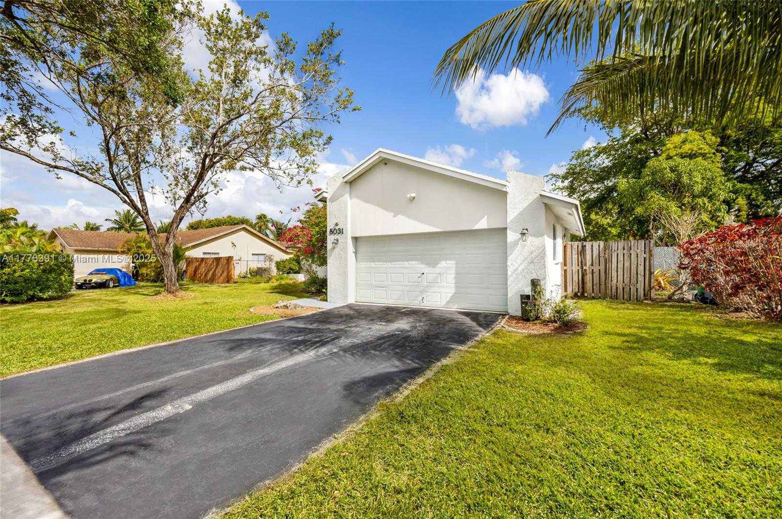Small Image of 8031 NORTH WEST 47TH CT, Lauderhill Number 3