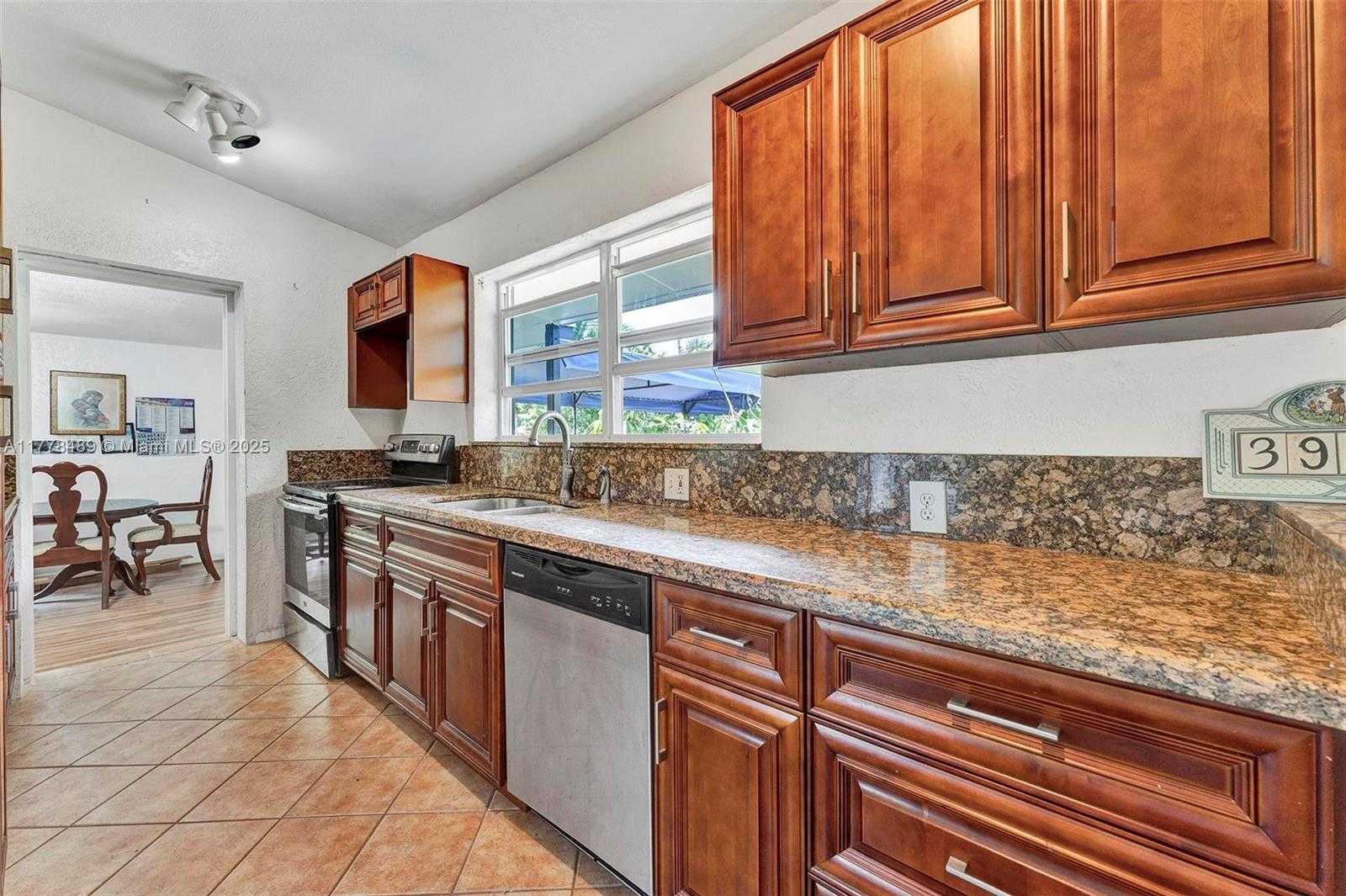 Small Image of 3950 SOUTH WEST 53RD AVE, Davie Number 10