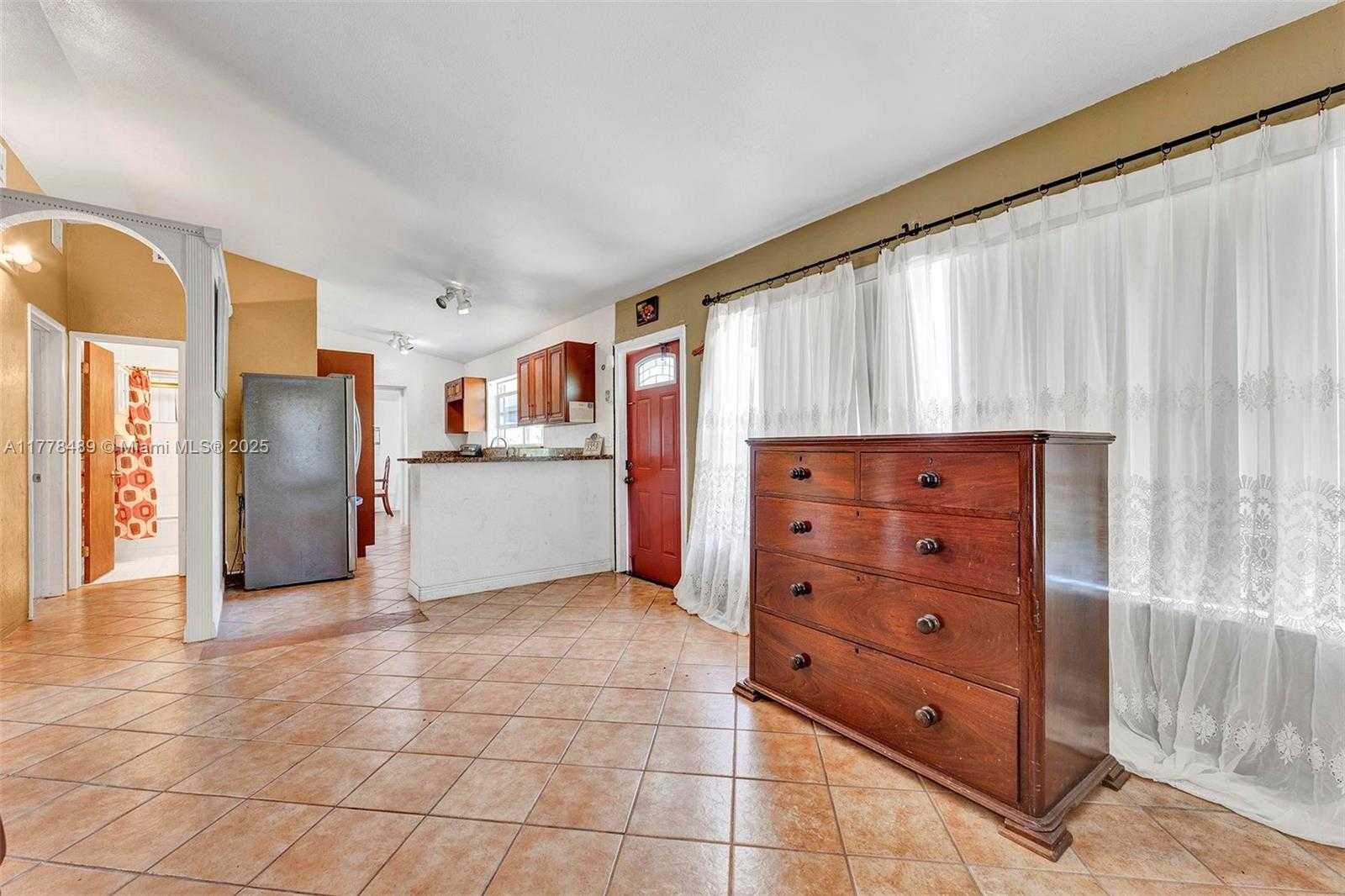 Small Image of 3950 SOUTH WEST 53RD AVE, Davie Number 14