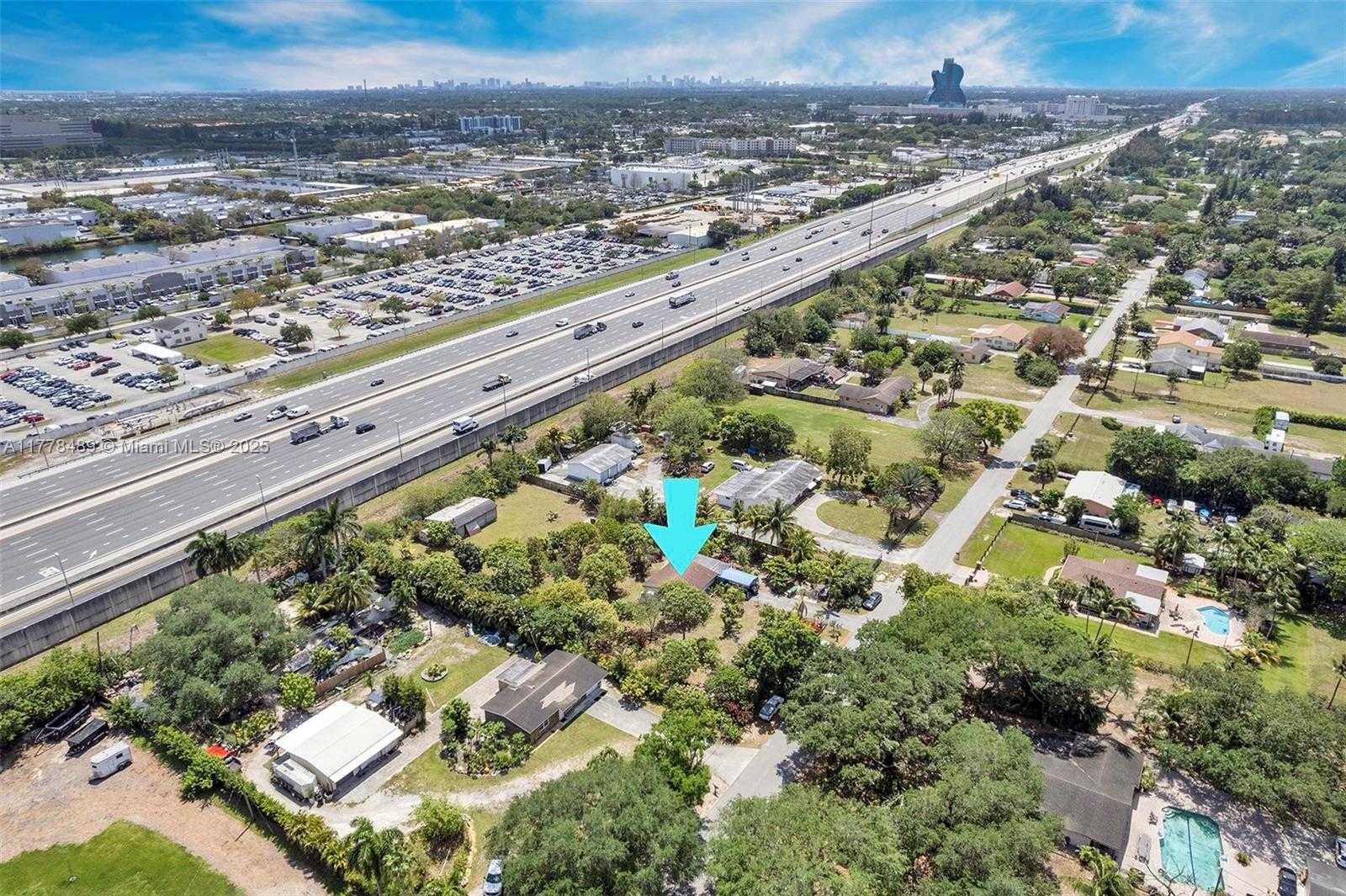 Small Image of 3950 SOUTH WEST 53RD AVE, Davie Number 2