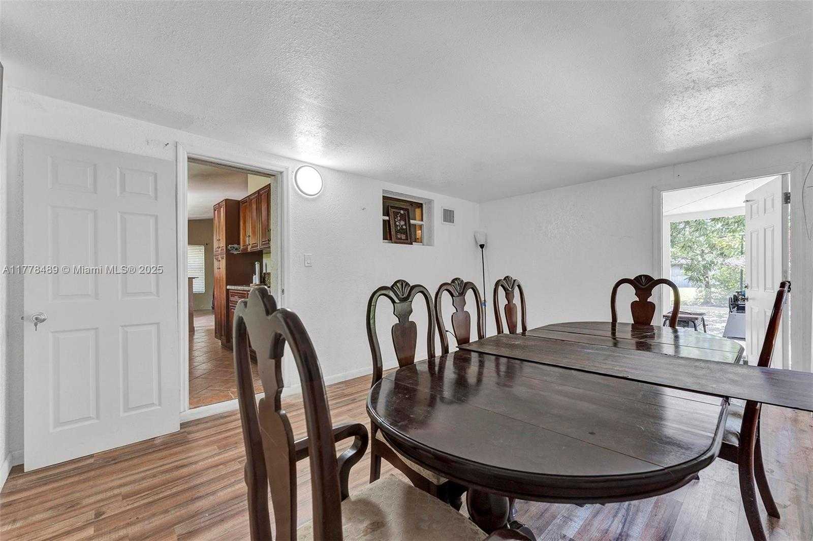 Small Image of 3950 SOUTH WEST 53RD AVE, Davie Number 23