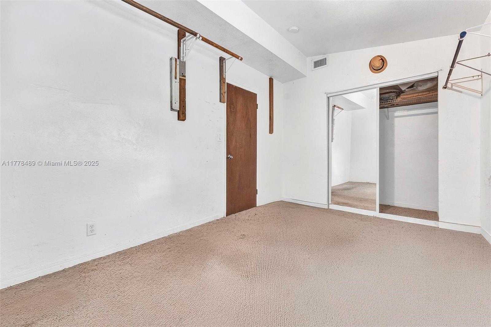 Small Image of 3950 SOUTH WEST 53RD AVE, Davie Number 24
