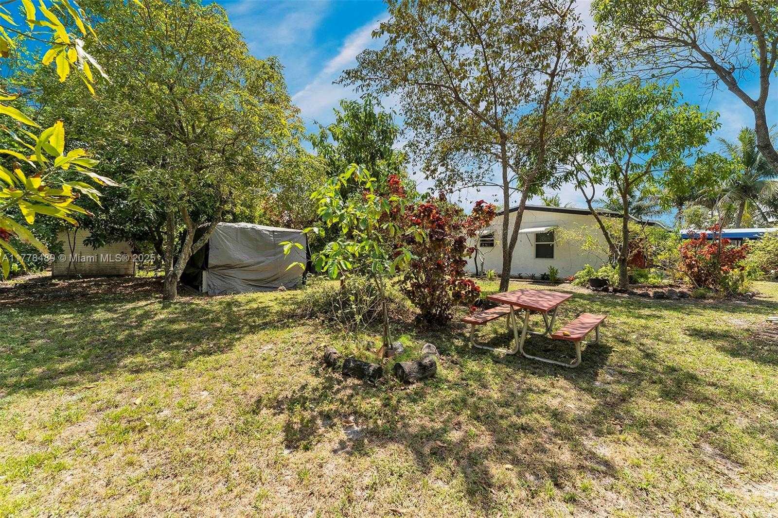 Small Image of 3950 SOUTH WEST 53RD AVE, Davie Number 28