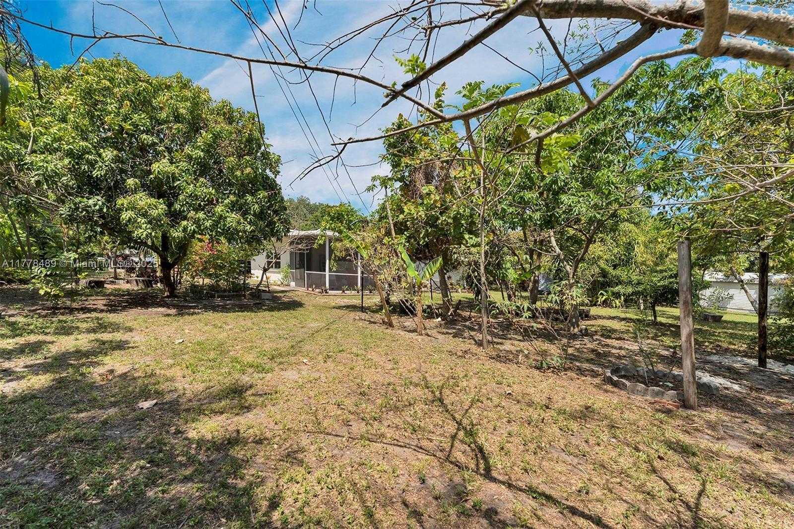 Small Image of 3950 SOUTH WEST 53RD AVE, Davie Number 33
