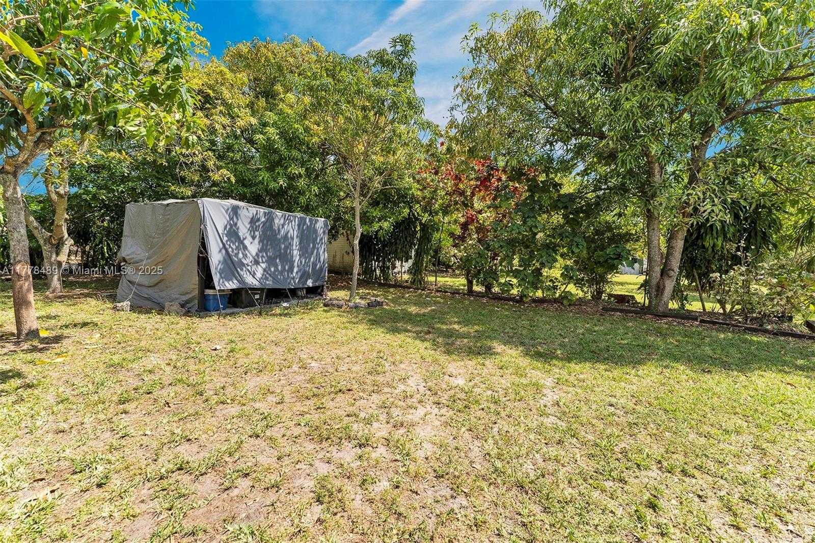 Small Image of 3950 SOUTH WEST 53RD AVE, Davie Number 36