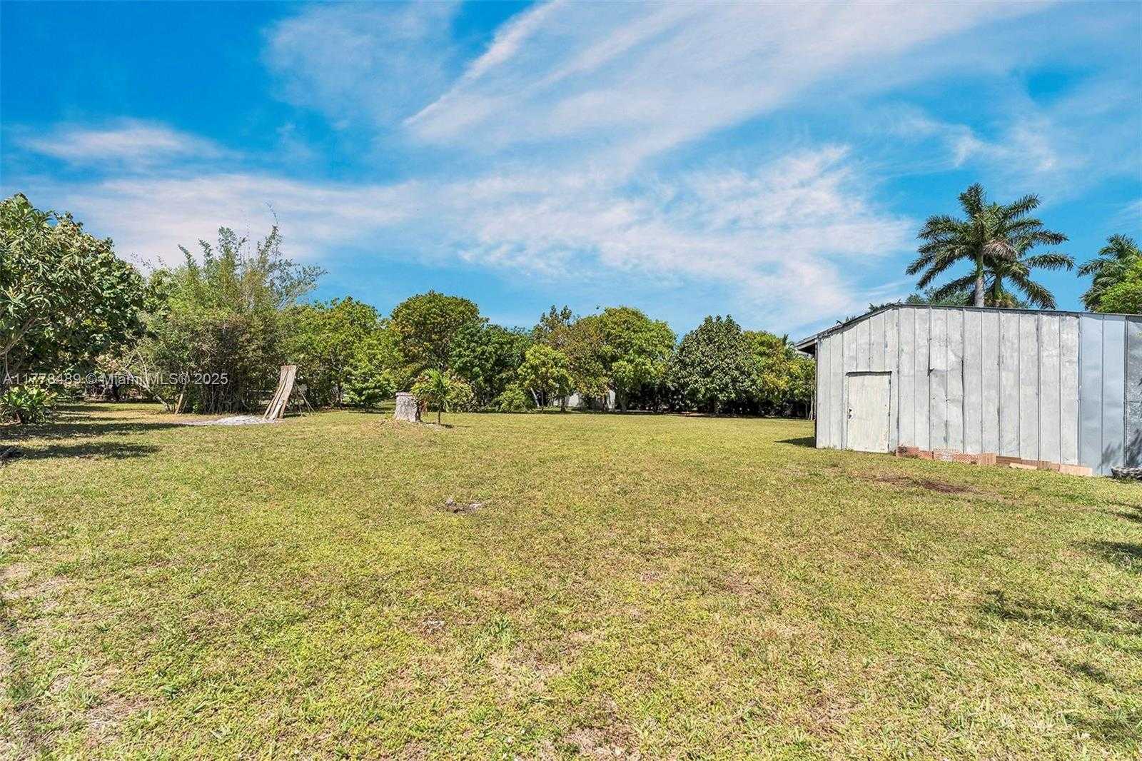 Small Image of 3950 SOUTH WEST 53RD AVE, Davie Number 37