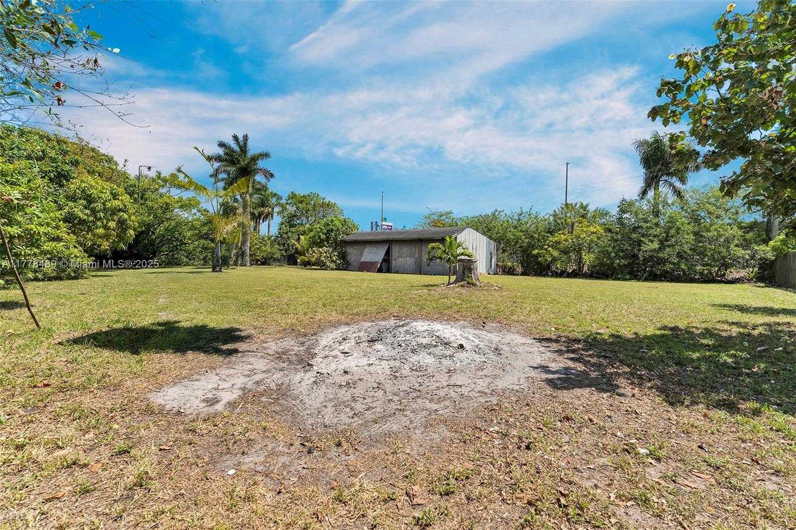 Small Image of 3950 SOUTH WEST 53RD AVE, Davie Number 38