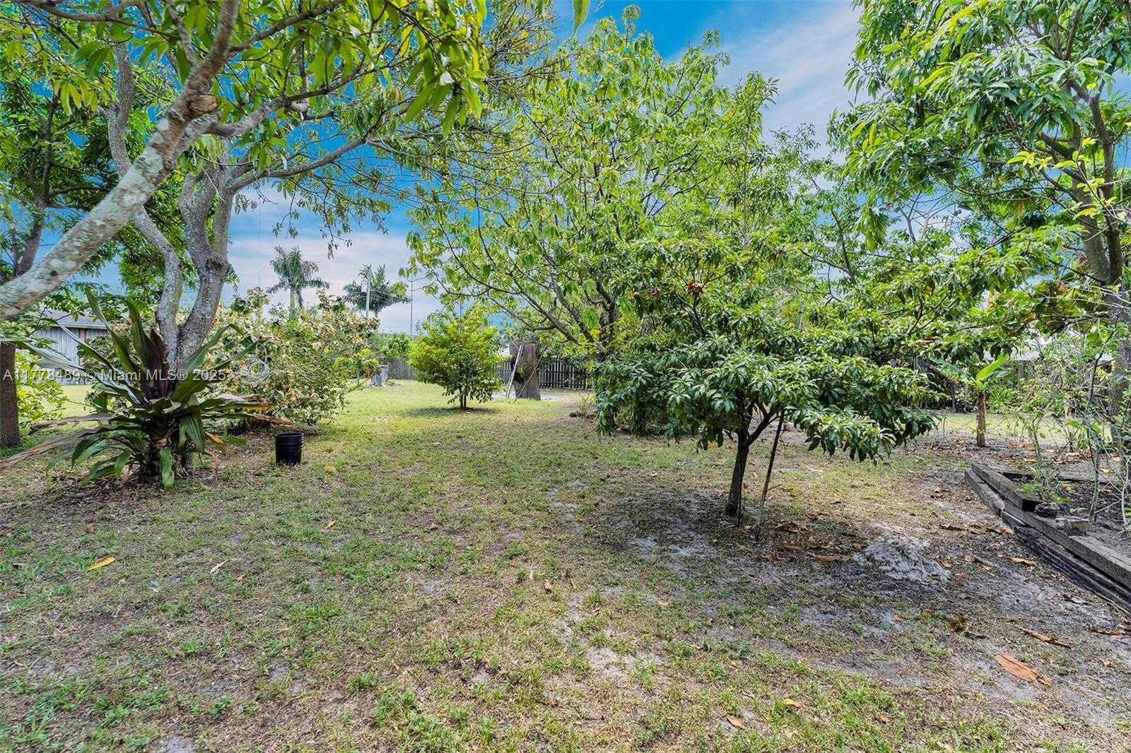 Small Image of 3950 SOUTH WEST 53RD AVE, Davie Number 40