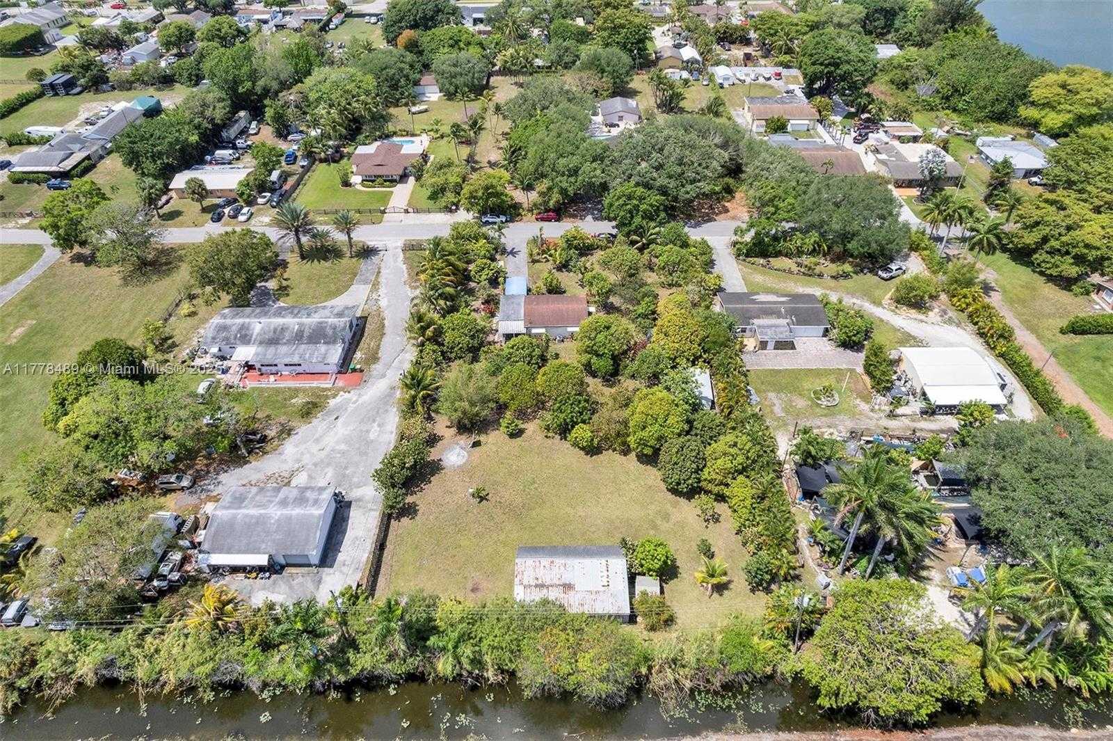 Small Image of 3950 SOUTH WEST 53RD AVE, Davie Number 5