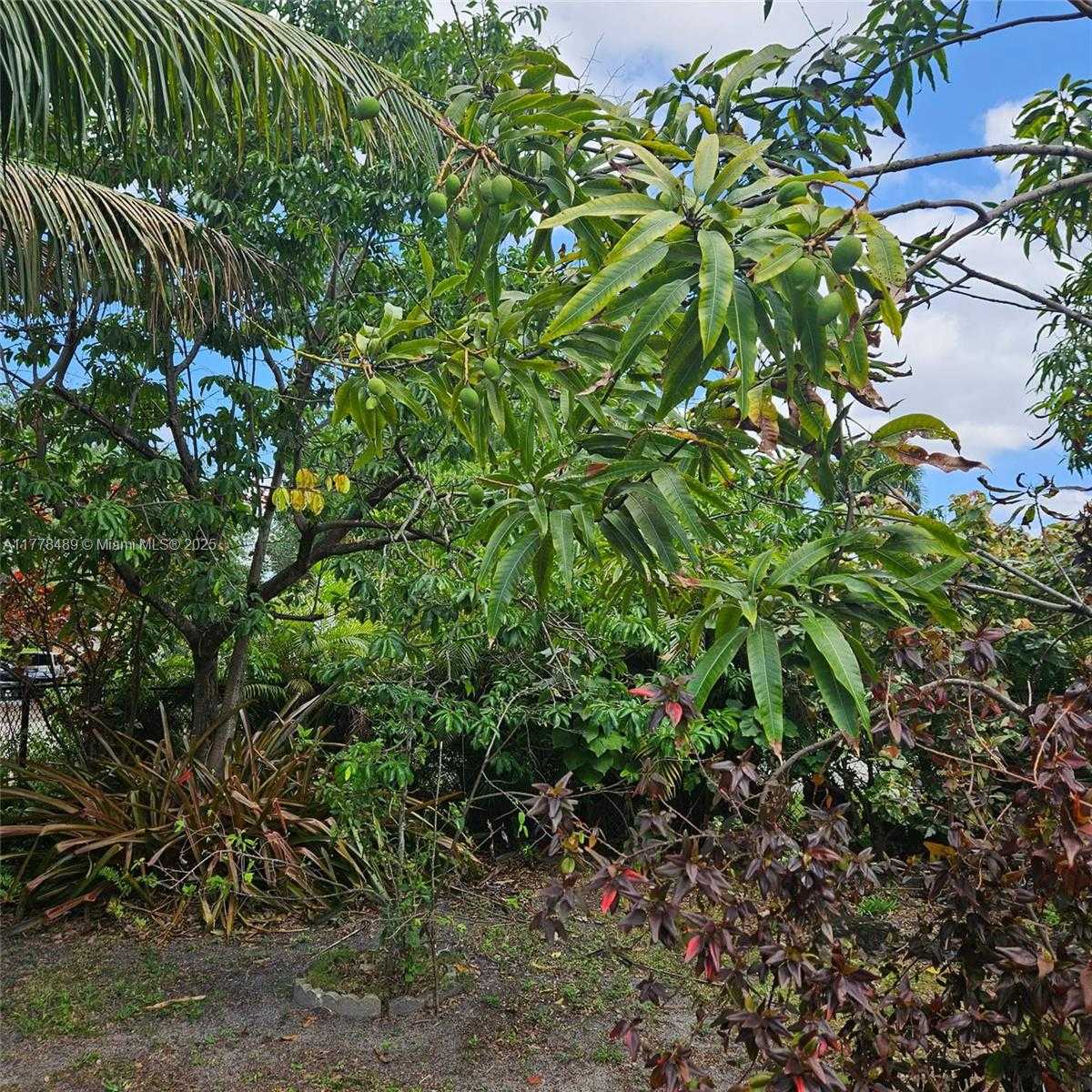 Small Image of 3950 SOUTH WEST 53RD AVE, Davie Number 58