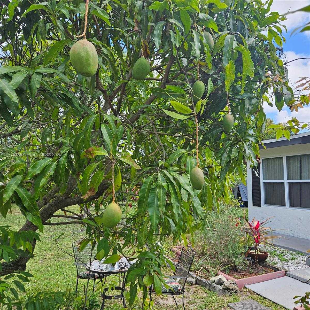 Small Image of 3950 SOUTH WEST 53RD AVE, Davie Number 61
