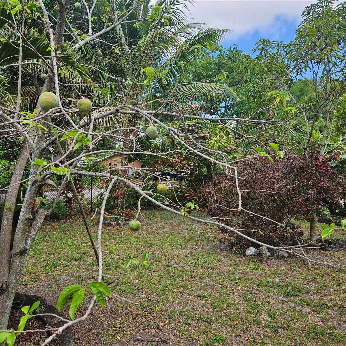 Small Image of 3950 SOUTH WEST 53RD AVE, Davie Number 63