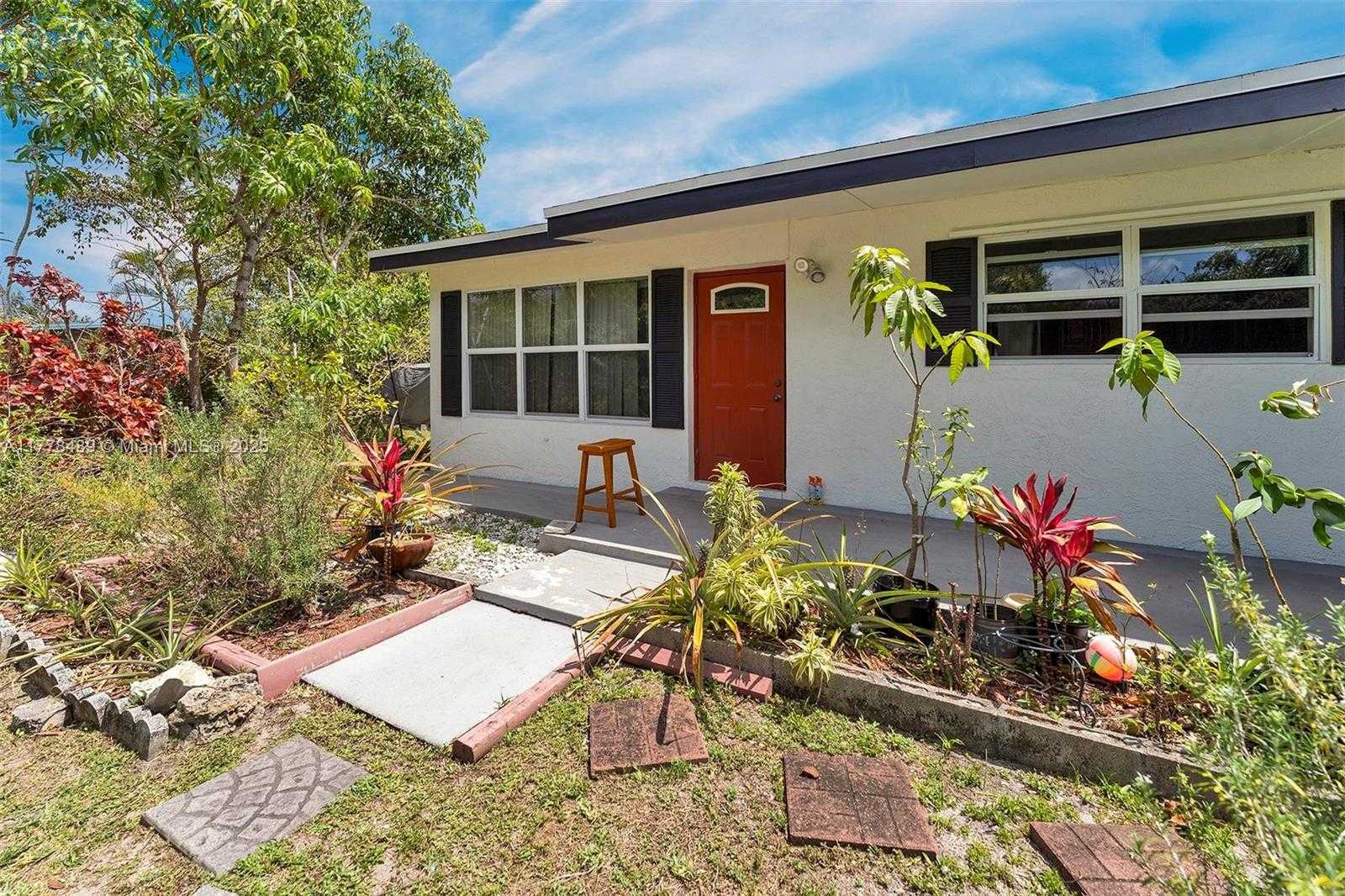 Small Image of 3950 SOUTH WEST 53RD AVE, Davie Number 8