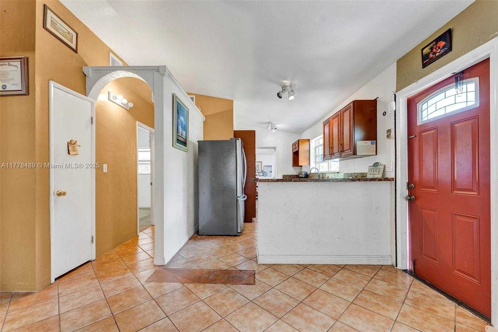 Small Image of 3950 SOUTH WEST 53RD AVE, Davie Number 9