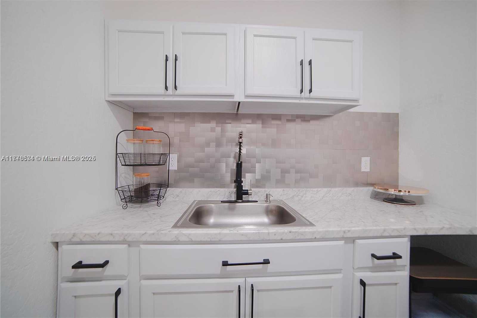 Small Image of 14426 NORTH WEST 88TH AVE, Miami Lakes Number 21